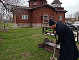 Иерей Андрей Павленков принял участие в Дне древонасаждения