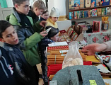 Иерей Сергий Липень и воспитанники воскресной школы храма великомученика Георгия Победоносца поселка Новозарянский с паломнической поездкой посетили г. Красный Сулин