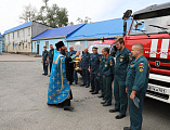 Спасатели и пожарные приняли участие в молебне по случаю дня празднования в честь образа Божьей Матери «Неопалимая Купина»