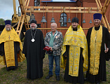 Преосвященнейший епископ Симон совершил чин освящения крестов, куполов и звонницы для храма святителя Николая в хуторе Пичугин