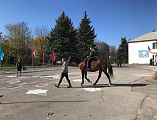 Иерей Николай Налеткин и иерей Иоанн Трофимов приняли участие в торжественном посвящение в казаки учеников 5-го класса МБОУ СОШ № 23 г. Шахты
