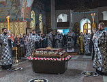 Епископ Симон совершил вечерню с чином выноса Плащаницы