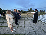 В День памяти и скорби на шахтинском мемориале жертвам фашизма прошла акция «Свеча памяти»