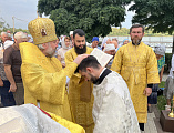Епископ Симон совершил Божественную литургию в храме святых мучениц Веры, Надежды, Любови и матери их Софии в станице Багаевской и освящение монумента преподобного Серафима Саровского