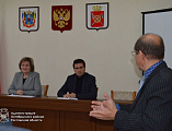 Под председательством главы Администрации Октябрьского района Людмилы Овчиевой в поселке Каменоломни состоялось заседание комиссии по делам казачества
