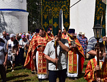 В храме великомученика и целителя Пантелеимона пос. Майский соборным богослужением отметили храмовое торжество