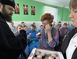 Священник посетил психоневрологический диспансер в дни Светлой седмицы