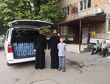 Прихожане Покровского кафедрального собора передали гуманитарную помощь лицам без определенного места жительства