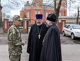 Непрерывном потоком в Шахтинской епархии оказывается гуманитарная помощь беженцам из ДНР и ЛНР