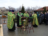 Преосвященнейший епископ Симон совершил чин освящения колоколов для храма преподобного Сергия Радонежского в хуторе Старая Станица