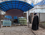 Непрерывном потоком в Шахтинской епархии оказывается гуманитарная помощь беженцам из ДНР и ЛНР
