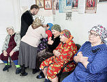 Протоиерей Роман Мясников в Неделю Торжества Православия посетил дом престарелых