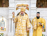 Преосвященнейший епископ Симон в день своего рождения возглавил Божественную литургию в Покровском кафедральном соборе города Шахты