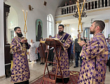 В праздник Воздвижения Честного и Животворящего Креста Господня Преосвященнейший епископ Симон возглавил богослужение в храме Покрова Пресвятой Богородицы города Красный Сулин