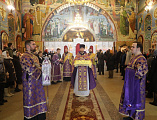 В Неделю Торжества Православия Преосвященнейший епископ Симон совершил Литургию в Покровском кафедральном соборе города Шахты