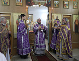 В поминальную родительскую субботу Преосвященнейший епископ Симон совершил Божественную литургию и панихиду в храме великомученика Пантелеимона г. Гуково