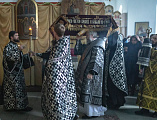Епископ Симон совершил утреню Великой субботы с чином погребения плащаницы
