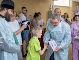 В Международный день защиты детей поздравили пациентов детской городской больницы