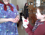 В храме Успения Пресвятой Богородицы Донецкого благочиния с праздником Днем жен-мироносиц поздравили прихожанок