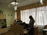 Студенты-волонтеры Донецка вместе с помощником благочинного по миссионерской работе провели занятие с воспитанниками Дома детства