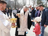 Епископ Шахтинский и Миллеровский Симон совершил чин освящения пасхальных приношений в филиале Донского государственного технического университета г. Шахты