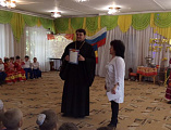 Иерей Николай Налёткин поздравил воспитанников детского сада с наступающим Днем Победы