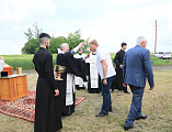Преосвященнейший епископ Симон вместе с фермерами Октябрьского района помолился о благополучии посевных работ и урожая 