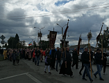 Духовенство и прихожане храмов Гуковского благочиния совершили крестный ход, который завершился соборным служением молебна