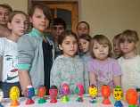В воскресной группе «Преображение» храма свт. Тихона Задонского п. Тарасовский ребята делали пасхальные подарки своим близким