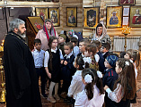 Ученики сулинской школы посетили богослужение и побеседовал со священником