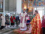 Впервые в Шахтинской епархии совершена Божественная литургия архиерейским чином с сурдопереводом в храме Покрова Пресвятой Богородицы г. Каменск-Шахтинский