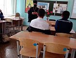 Иерей Анатолий Минаев посетил открытые уроки в школах Елкинского сельского поселения