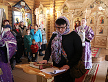 Преосвященнейший епископ Симон с архипастырским визитом посетил храм Всех святых, в земле Русской просиявших, г. Каменск-Шахтинский, совершил Божественную литургию и чин присоединения к Православной Церкви временно от нее отпавшей