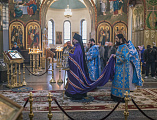 В праздник Введения во храм Пресвятой Богородицы епископ Шахтинский и Миллеровский Симон совершил Божественную литургию в Покровском кафедральном соборе города Шахты