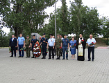 В Миллерово в преддверии Дня памяти и скорби возложили венки и цветы к мемориалу «Жертвам фашизма»