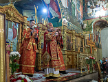 Праздников Праздник и Торжество из Торжеств. В праздник Светлого Христова Воскресения в Покровском кафедральном соборе г. Шахты состоялось торжественное богослужение