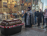Епископ Симон совершил утреню Великой субботы с чином погребения плащаницы