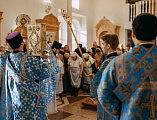 В престольный праздник Преосвященнейший епископ Симон возглавил Божественную литургию в храме Державной иконы Божией Матери города Донецка