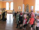 В храме святителя Николая Чудотворца ст. Обливская состоялась встреча учащихся школы № 2 и протоиерея Александра Бралгина