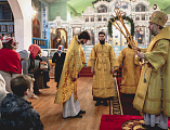 В праздник Собора новомучеников и исповедников Церкви Русской, епископ Симон совершил Литургию в храме Архистратига Михаила поселка Каменоломни