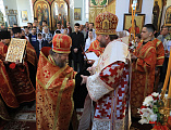 В день празднования Светлой Пасхи в Покровский кафедральный собор г. Шахты доставлен Благодатный огонь из Иерусалима