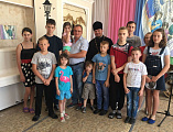 В День защиты детей состоялись торжественные встречи духовества Сулинского благочиния и маленьких жителей г. Красный Сулин