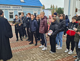 В день празднования в честь Казанской иконы Божией Матери Покровский кафедральный собор города Шахты посетили школьники из Новошахтинска