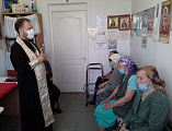 Протоиерей Роман Мясников посетил дом престарелых в пос. Садовый