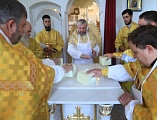 Преосвященнейший епископ Симон совершил чин великого освящения придела Святых царственных страстотерпцев храма Державной иконы Божией Матери города Донецка
