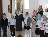 Воспитанники воскресной школы «Светоч» поздравили прихожан храма святителя Николая Чудотворца г. Зверево с Днем славянской письменности и культуры