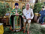 В Свято-Андреевском храме города Миллерово в праздник Святой Троицы наградили волонтеров православной группы «Мы вместе»   