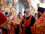 Праздник Светлого Христова Воскресения в Покровском кафедральном соборе города Шахты продолжился великой вечерней
