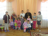 Иерей Антоний Колпаков поздравил воспитанников Социально-реабилитационного центра с праздником Вознесения Господня в г. Новошахтинске