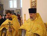 Преосвященнейший епископ Симон совершил Божественную литургию в храме Покрова Пресвятой Богородицы города Красный Сулин